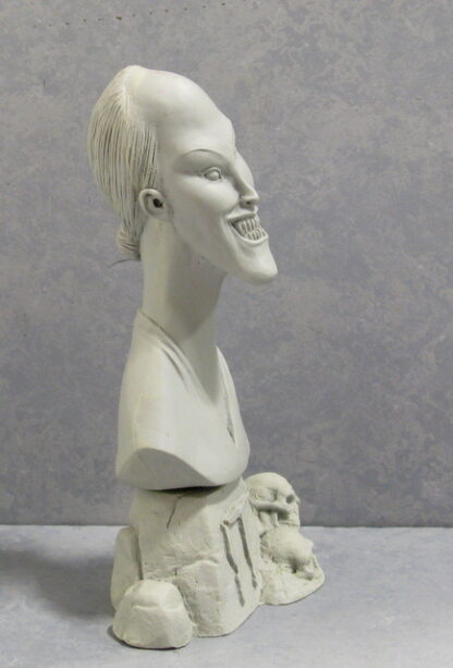 Stephen King’s "IT" Flute Lady - Rare Resin Model Bust - Image 5